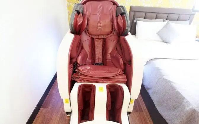 Oda (LUXURY Body Friend Massage Chair)