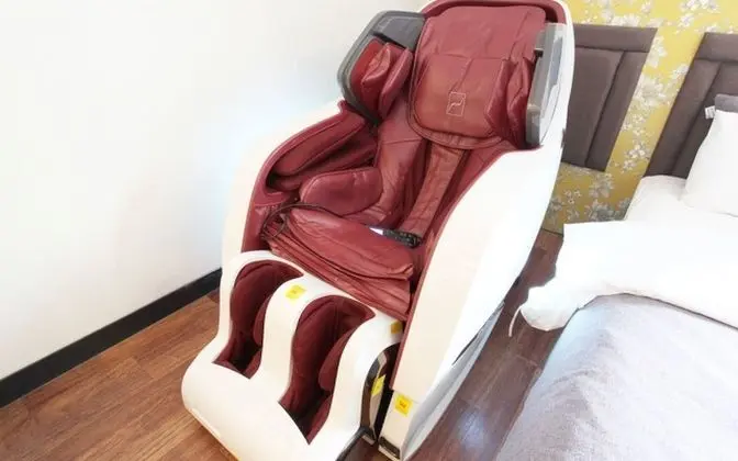 Oda (LUXURY Body Friend Massage Chair)