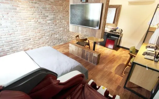 Oda (LUXURY Body Friend Massage Chair)