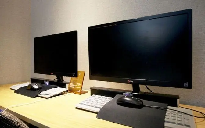 Oda (LUXURY Body Friend Massage Chair)