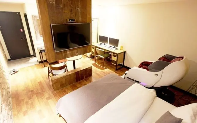 Oda (LUXURY Body Friend Massage Chair)