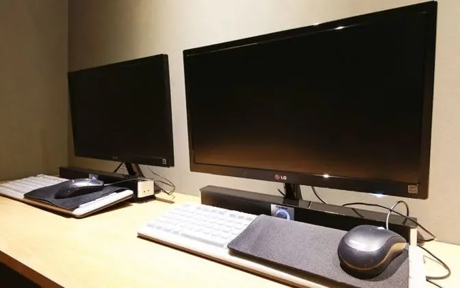 Oda (LUXURY Body Friend Massage Chair)