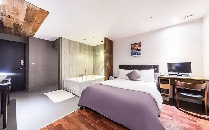 Oda (SUPERIOR Cinema Room & Bag 1PC)