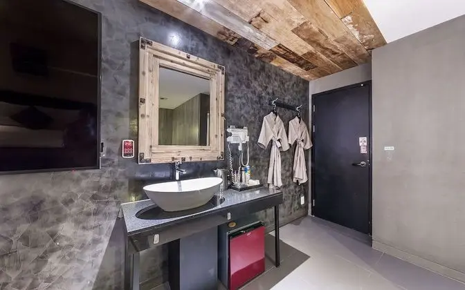 Oda (SUPERIOR Cinema Room & Bag 1PC)