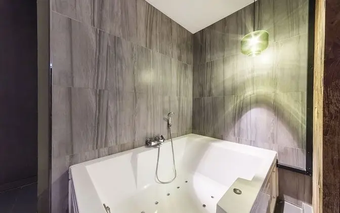 Oda (SUPERIOR Cinema Room & Bag 1PC)