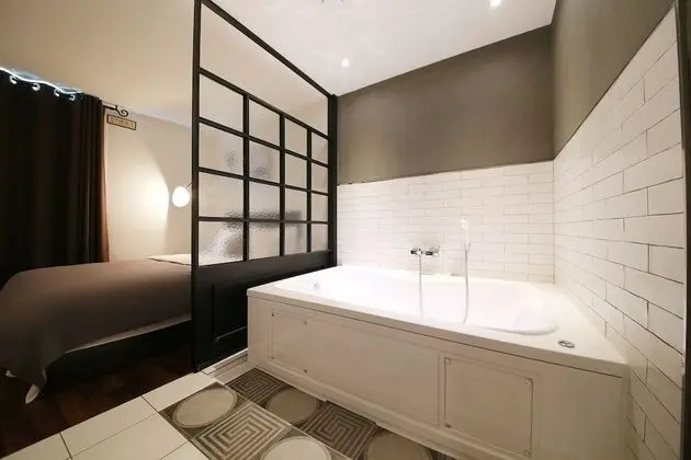 Oda (SUPERIOR Cinema Room & Bag 1PC)