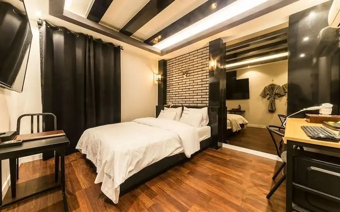 Oda (General room (walking only Netflix Wa)