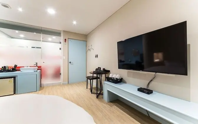 Oda (General (available to watch Netflix))