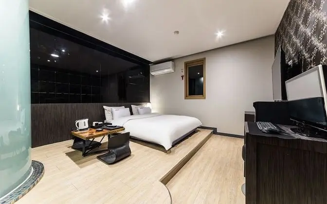 Oda (General (available to watch Netflix))