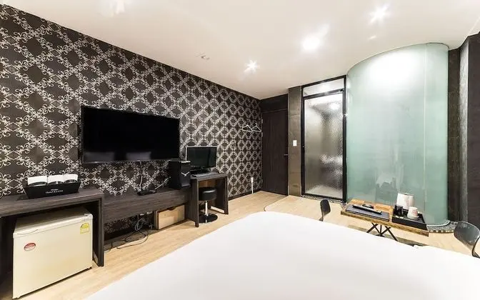 Oda (General (available to watch Netflix))