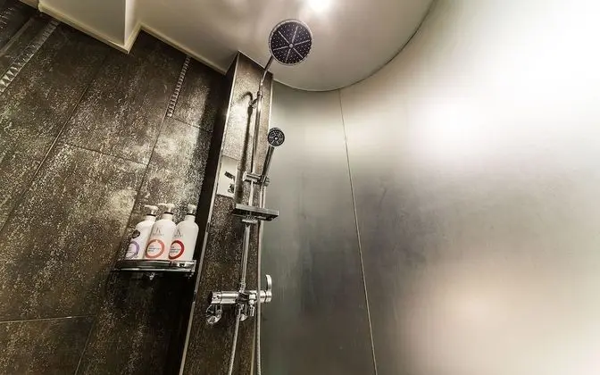 Oda (General (available to watch Netflix))