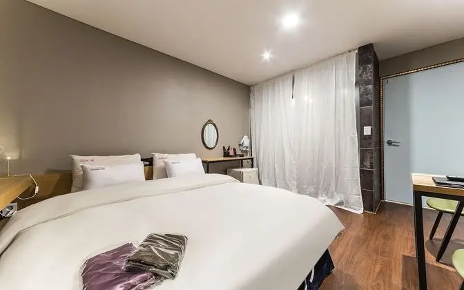 Oda (Premium B (Netflix available + Mini b)