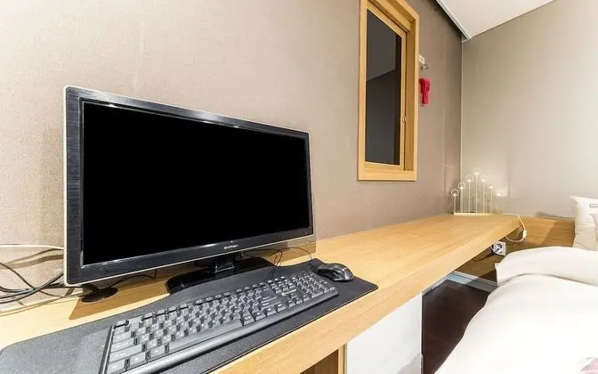 Oda (Premium B (Netflix available + Mini b)