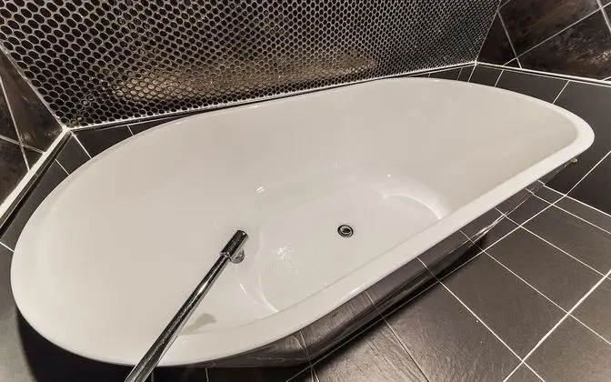 Oda (Premium B (Netflix available + Mini b)