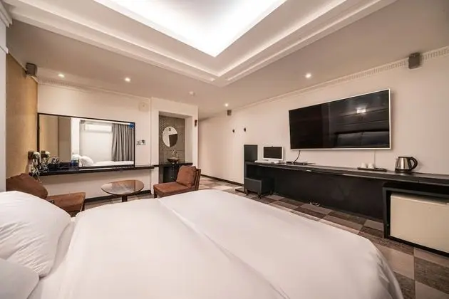 Deluxe Tek Büyük Yataklı Oda