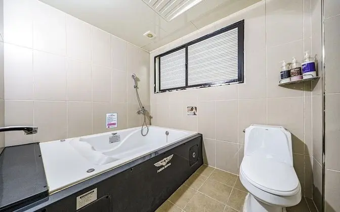 Oda (Couple PC Spa (Netflix available))