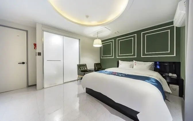 Oda (Twin PC(Netflix))