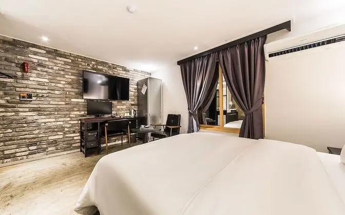 Oda (Semi deluxe rooms (free use of Netfli)