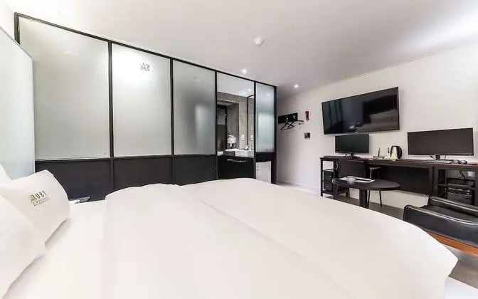 Oda (Semi deluxe rooms (free use of Netfli)