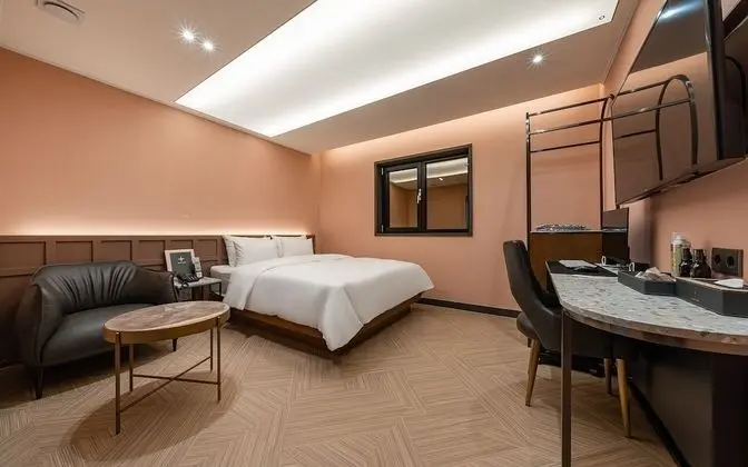 Oda (Deluxe (Free to watch Netflix))