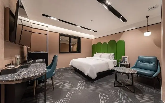 Oda (Deluxe (Free to watch Netflix))