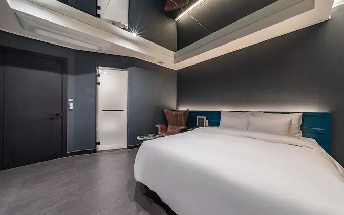 Oda (Deluxe (Free to watch Netflix))