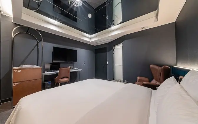 Oda (Deluxe (Free to watch Netflix))