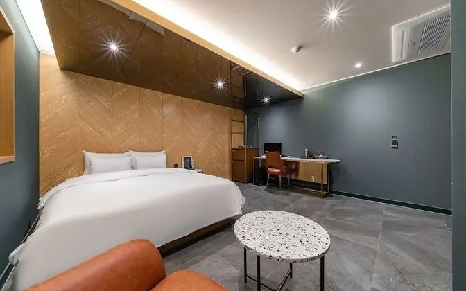 Oda (Premium (Free Netflix watching))