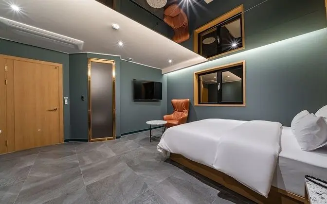 Oda (Premium (Free Netflix watching))