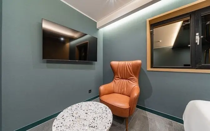 Oda (Premium (Free Netflix watching))