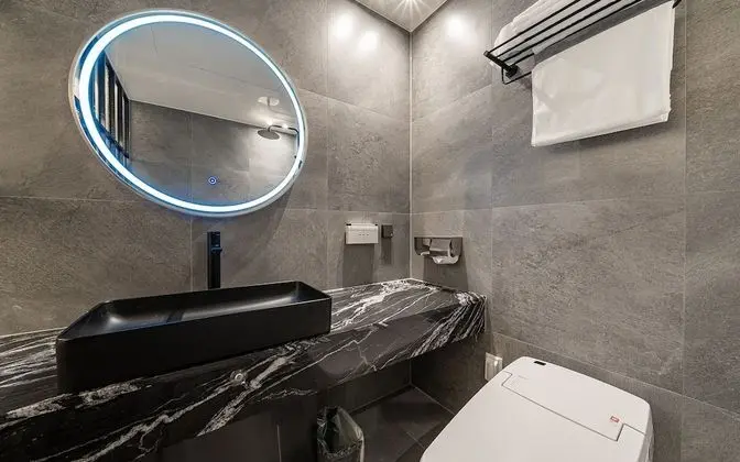 Oda (Premium (Free Netflix watching))