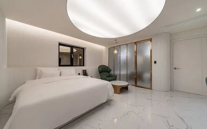 Oda (Premium (Free Netflix watching))