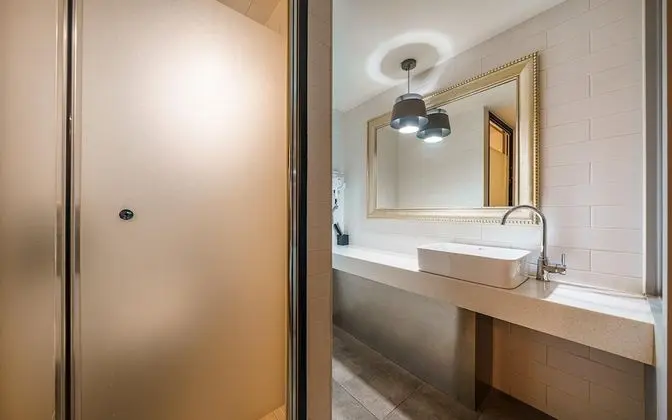 Oda (Premium - Love Chair (Netflix Availab)