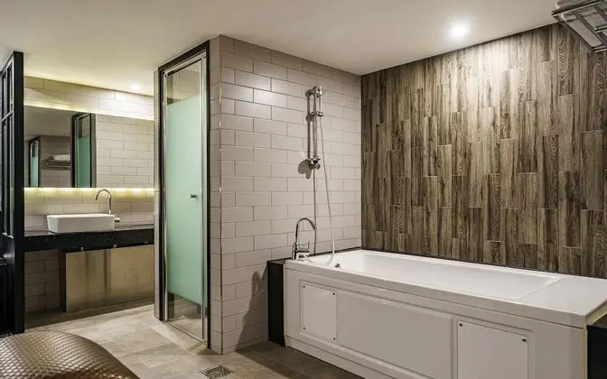 Oda (Premium - Love Chair (Netflix Availab)