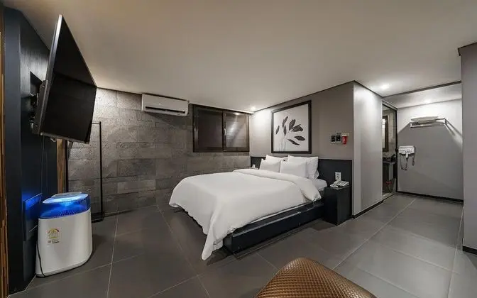 Oda (Premium - Love Chair (Netflix Availab)