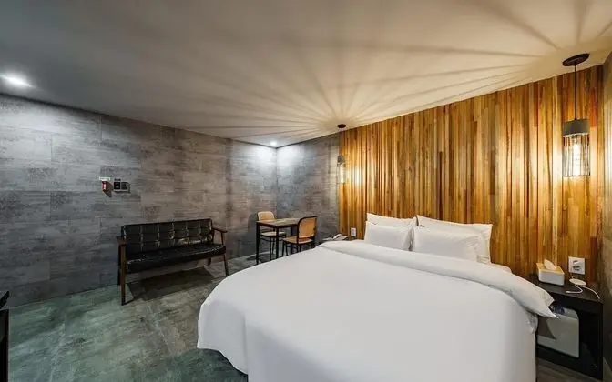 Oda (Suite (Netflix Available 55-inch TV 1)