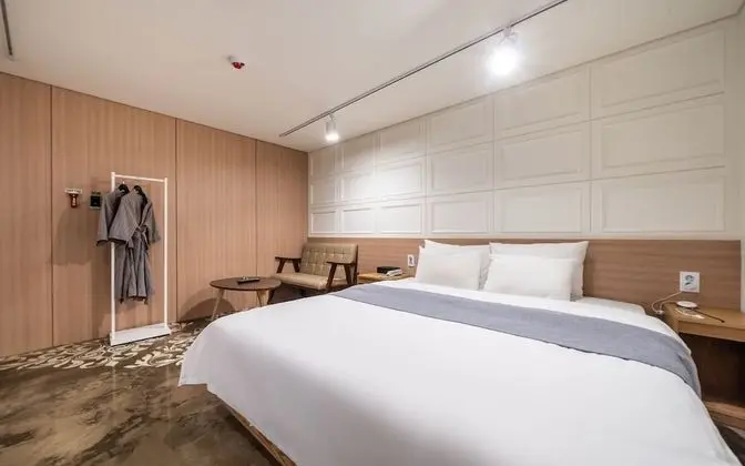 Oda (Suite (Netflix Available 55-inch TV 1)