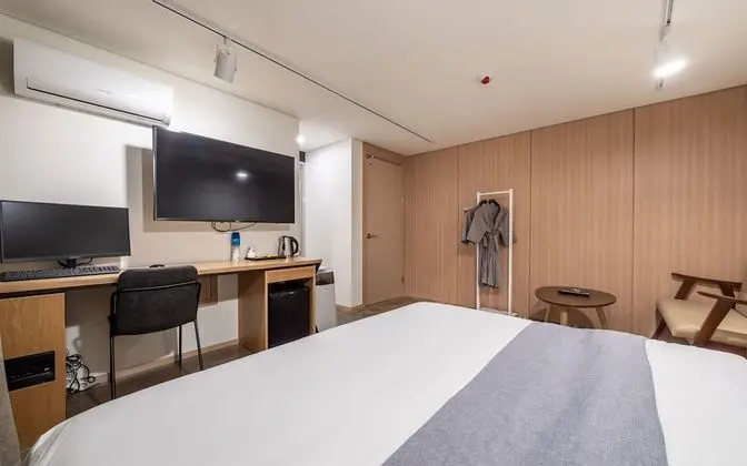 Oda (Suite (Netflix Available 55-inch TV 1)