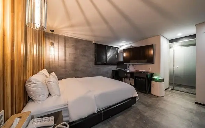 Oda (Suite (Netflix Available 55-inch TV 1)