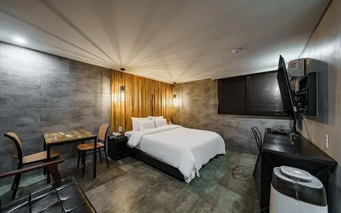 Oda (Suite (Netflix Available 55-inch TV 1)