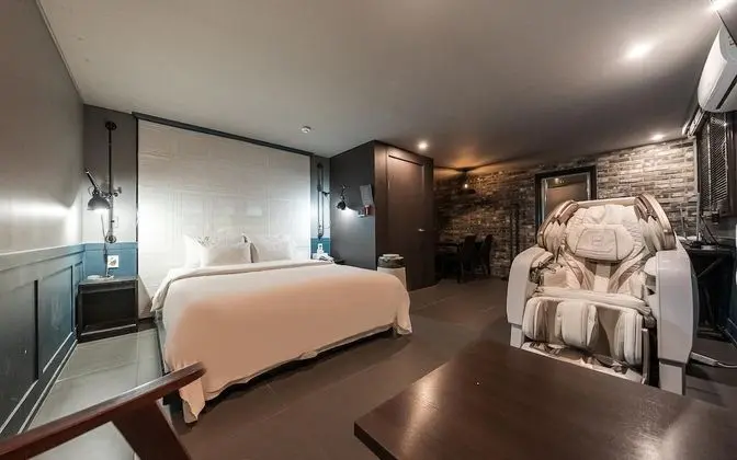 Oda (VIP - Massage Chair (Netflix Availabl)