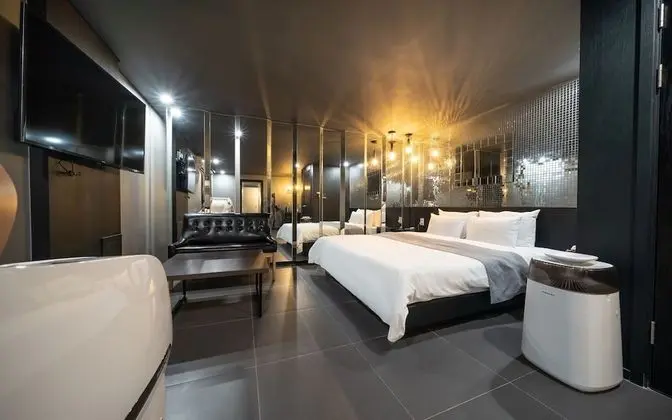 Oda (VIP - Massage Chair (Netflix Availabl)