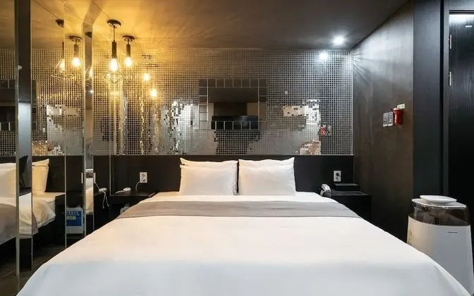 Oda (VIP - Massage Chair (Netflix Availabl)