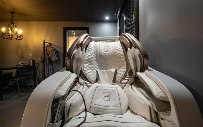 Oda (VIP - Massage Chair (Netflix Availabl)