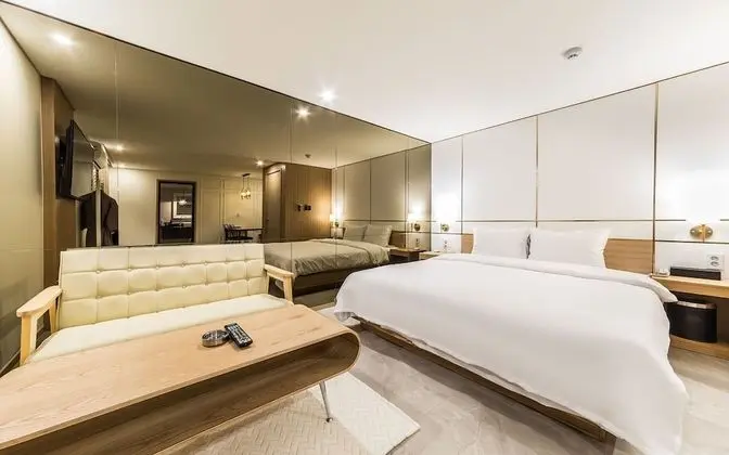 Oda (VIP - Massage Chair (Netflix Availabl)