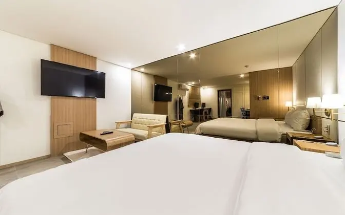 Oda (VIP - Massage Chair (Netflix Availabl)