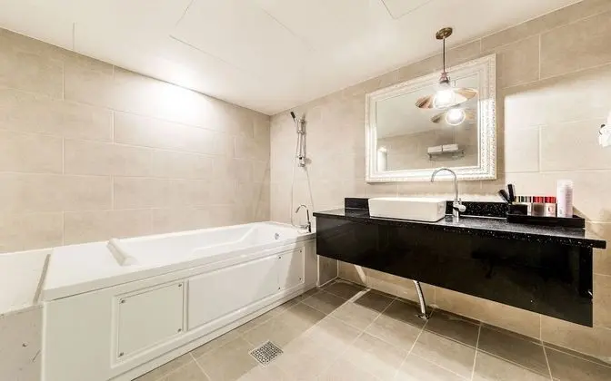 Oda (VIP - Massage Chair (Netflix Availabl)