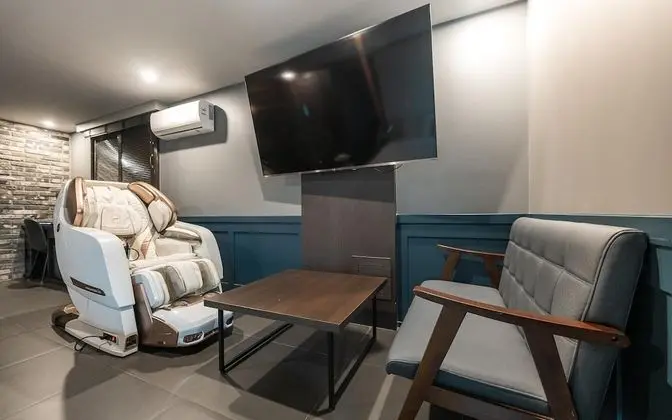 Oda (VIP - Massage Chair (Netflix Availabl)