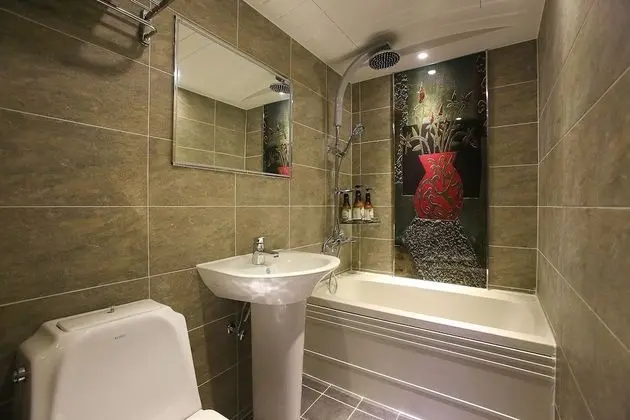 Oda (Deluxe rooms (Netflix YouTube availab)