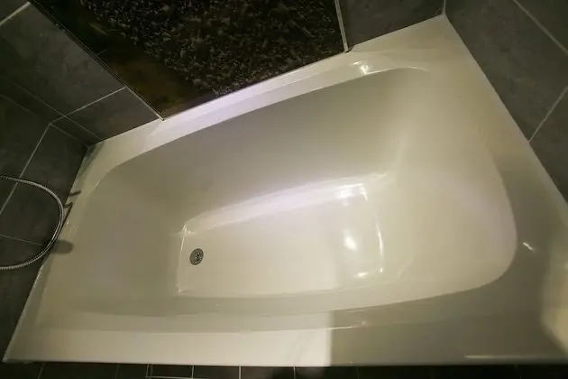 Oda (Deluxe rooms (Netflix YouTube availab)